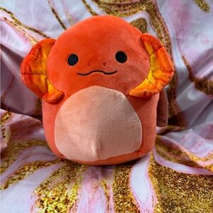Maxie the frilled neck lizard squishmallow